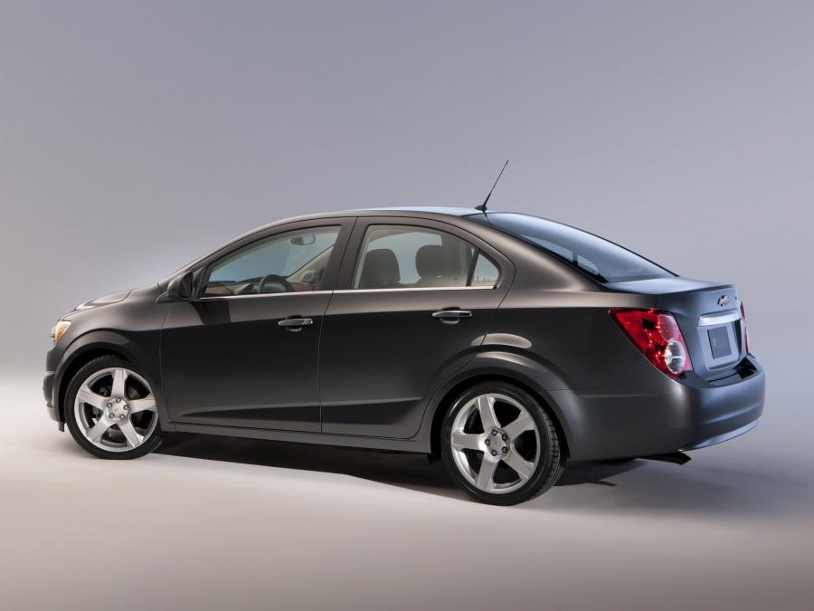  Chevrolet Sonic Sedan 2011 года  (фото 2 из 27)